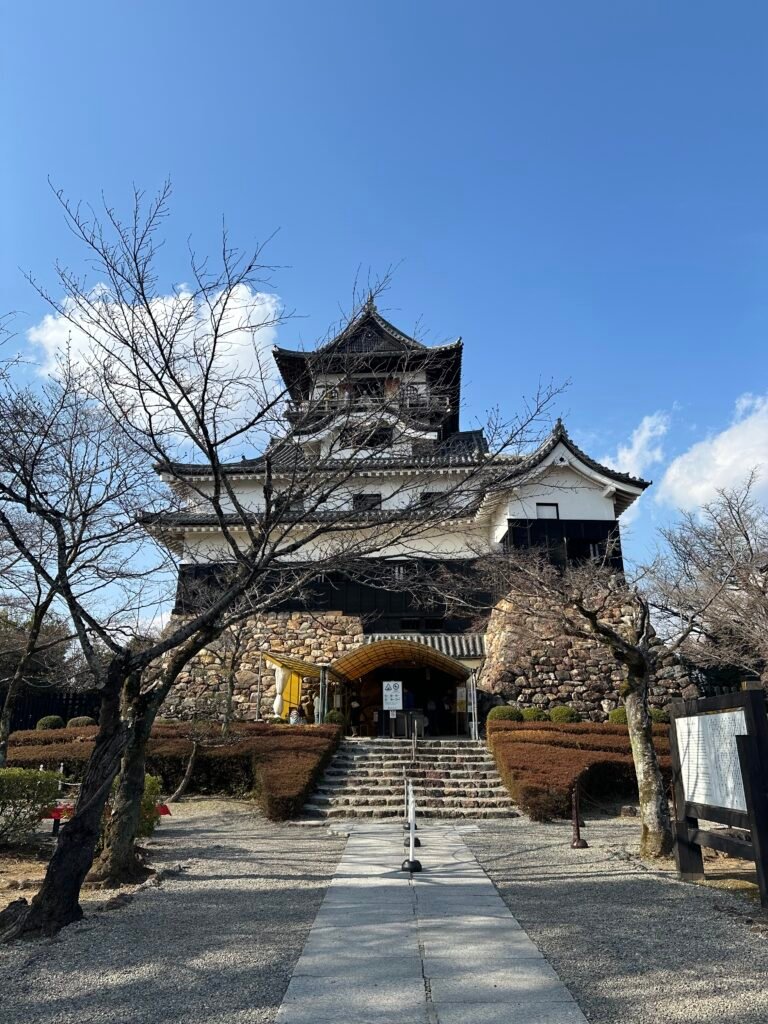 chloe-hong-kong-travel-blogger-Japan-Inuyama Castle