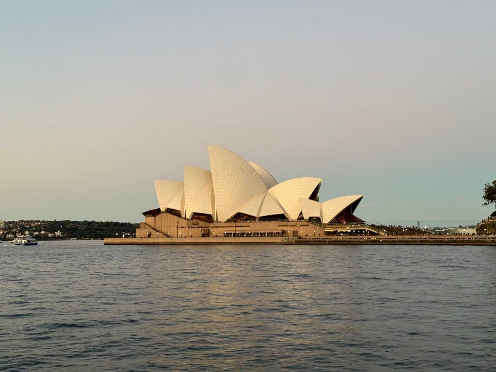 chloe-hong-kong-travel-blogger-sydney-opera house